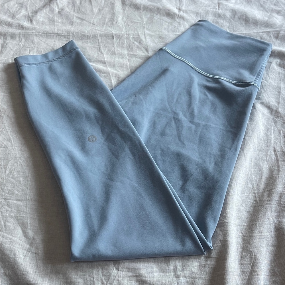 Blue Lululemon Wunder Train High-Rise Tight 25" Size 6